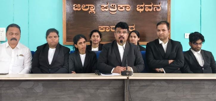ಕಾರವಾರದಲ್ಲಿ ನಡೆದ ಪತ್ರಿಕಾಗೋಷ್ಠಿಯಲ್ಲಿ ನಾಗರಾಜ ನಾಯಕ್ ಮಾತನಾಡಿದರು