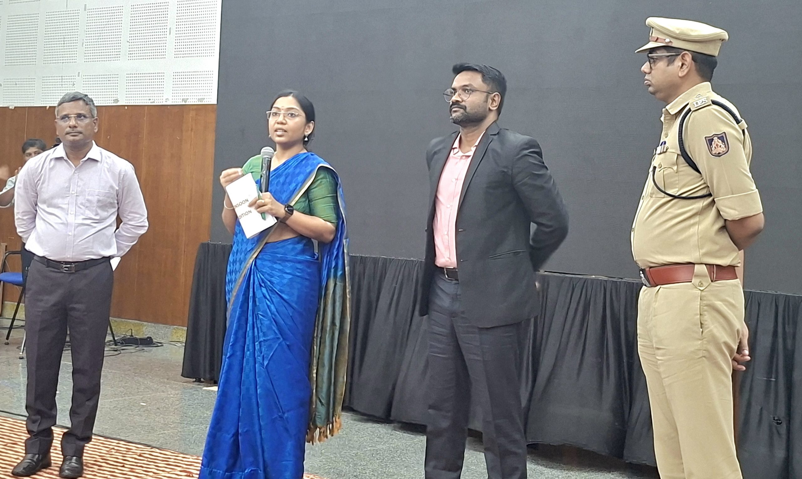 ಮುಖ್ಯಮಂತ್ರಿಗಳ ನಿರ್ದೇಶನ ಕಡ್ಡಾಯವಾಗಿ ಪಾಲಿಸಬೇಕು, ತಂಡವಾಗಿ ಸಿಬ್ಬಂದಿ ಕಾರ್ಯನಿರ್ವಹಿಸಿ: ಜಿಲ್ಲಾಧಿಕಾರಿ ಕೆ. ಲಕ್ಷ್ಮಿಪ್ರಿಯಾ